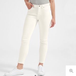 Everlane Mid-Rise Skinny Jean in Bone 31T